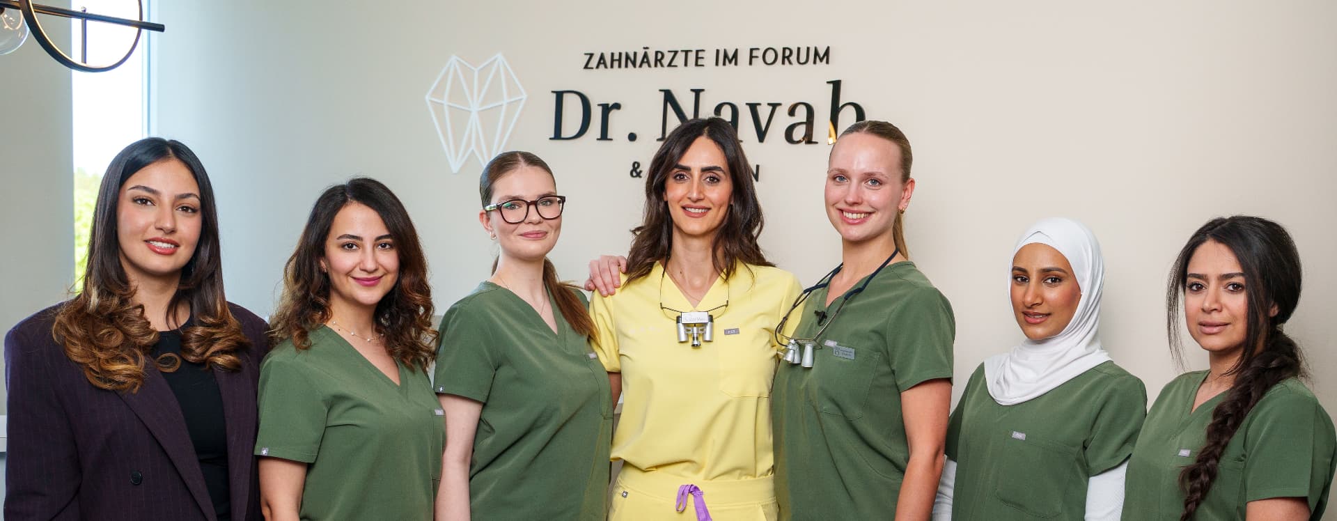 Das Praxisteam von Zahnärzte im Forum Dr. Navab & Kollegen in München
